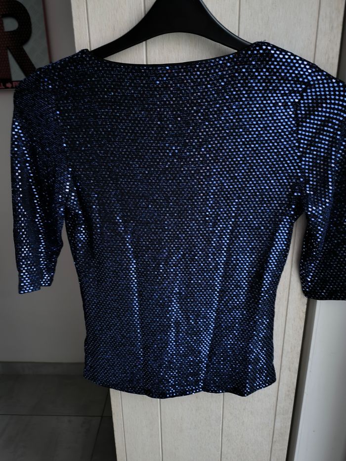 T shirt manches courtes à strass Col V doublé - photo numéro 5