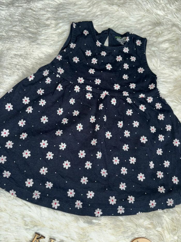 Robe à fleurs - photo numéro 2