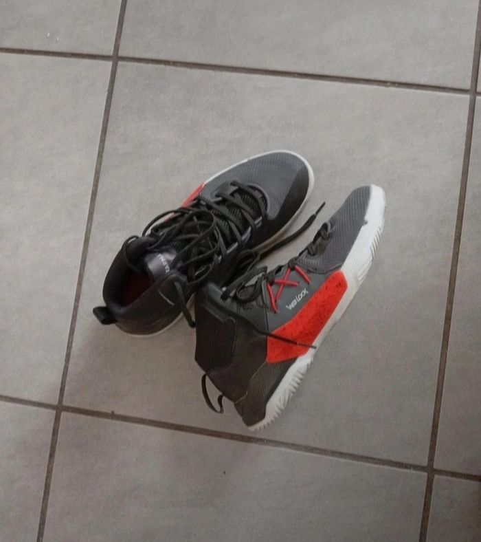 Chaussure de basket taille42