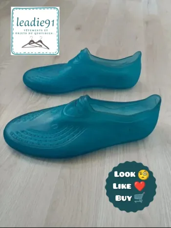 aqua shoes / chaussures d'eau Tribord 38 39