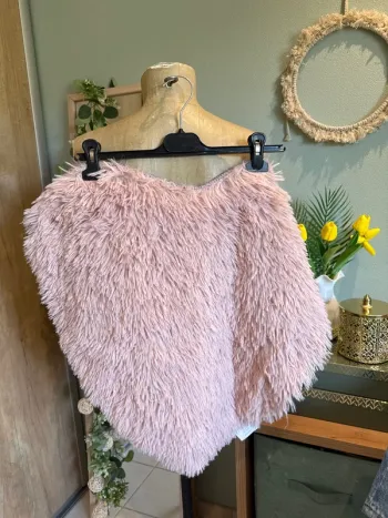Petit tapis rose en forme de cœur neuf