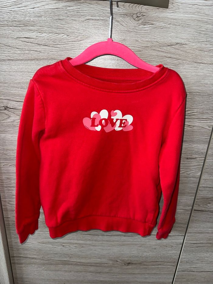 Sweat rouge KIABI – Taille 5 ans (108-113 cm)
