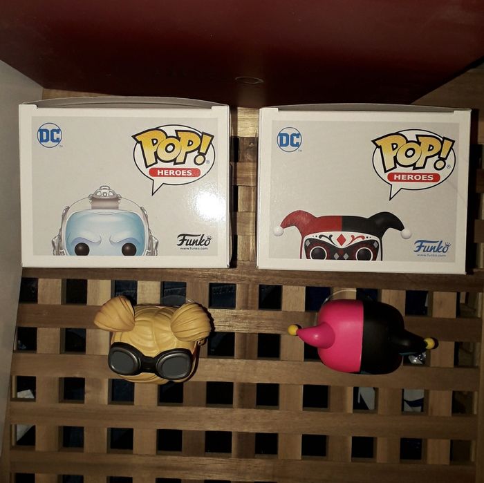 Lot de 4 Funko Pop Batman : 3 Harley Quinn 371 413 166 & Mister Freeze 342 - photo numéro 5