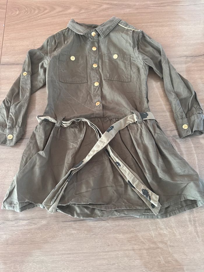 Robe kaki