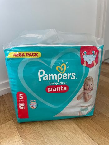 Couches pampers  pants taille 5