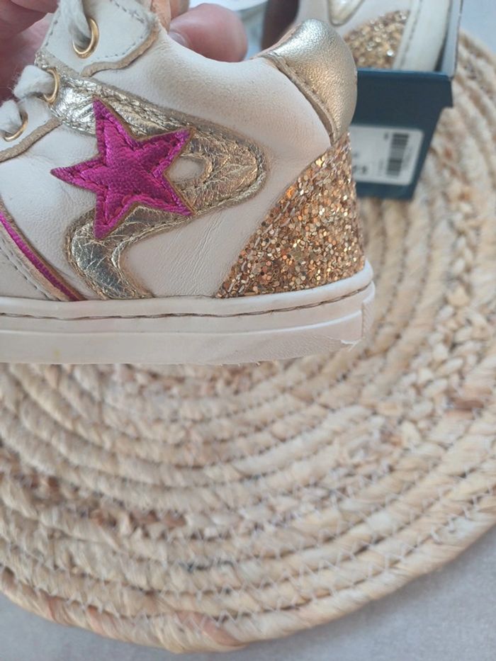Superbe baskets gbb taille 23 - photo numéro 9