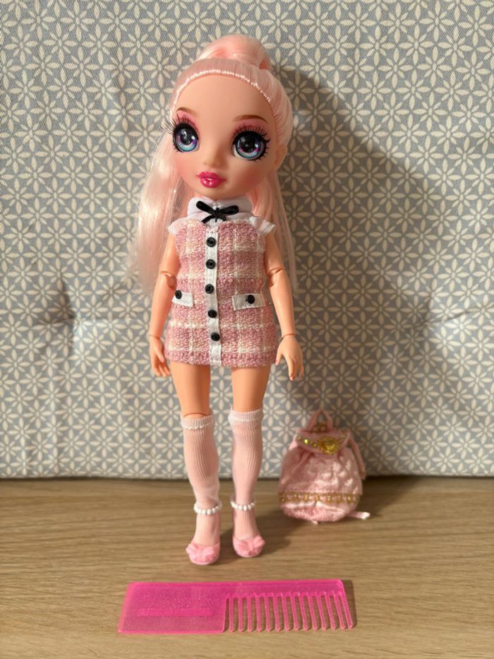 Poupée Bella Parker "Rainbow High"