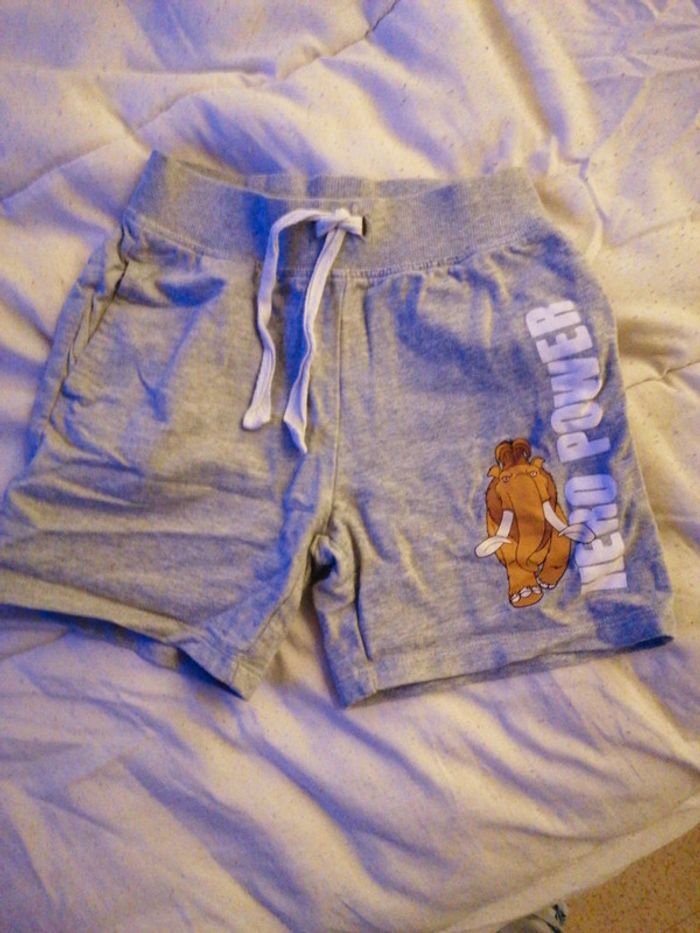 Short garçon 5/6 ans