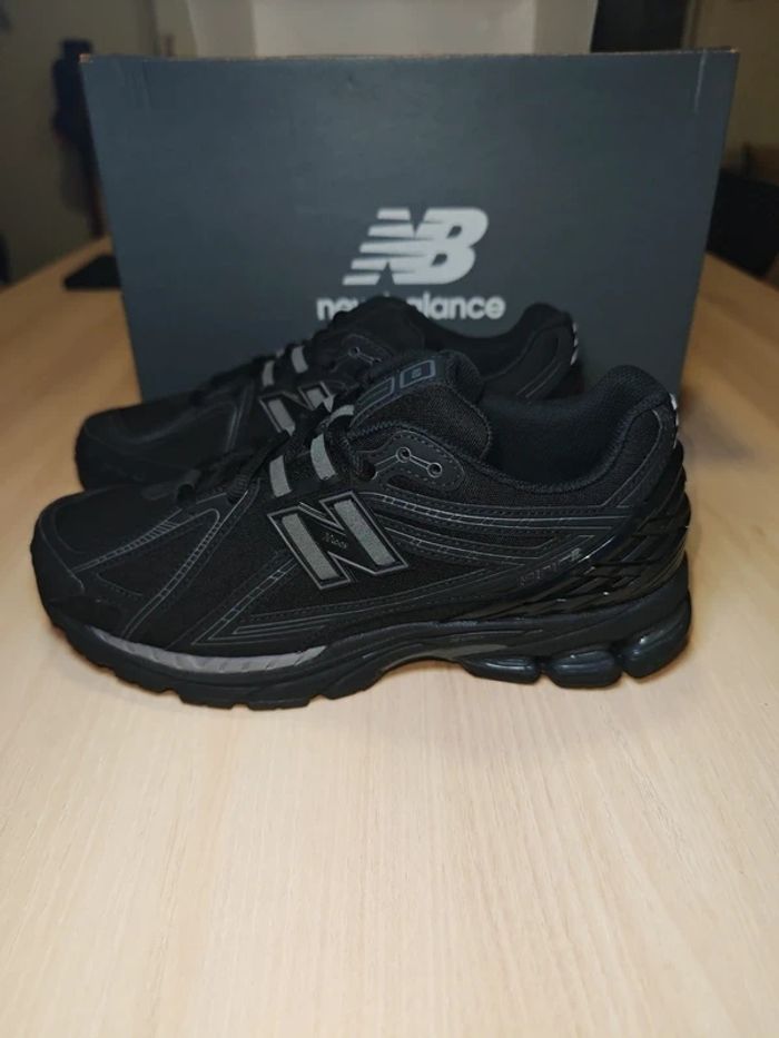 New Balance U1906 rjb Triple Noir neuf en 44,5 - photo numéro 5