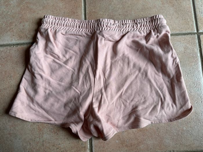 Short rose Kiabi Taille M - photo numéro 2