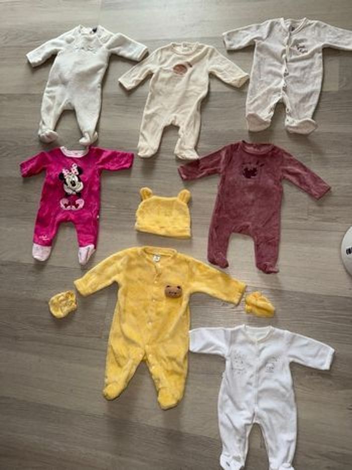 Lot de 41 vêtements  bébé divers 0-1 mois - photo numéro 2