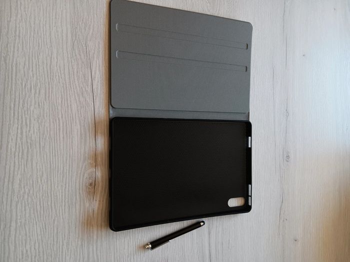 Protège tablette avec stylet - photo numéro 2