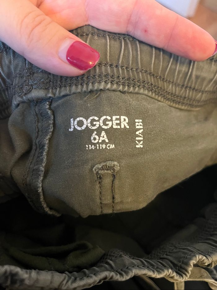 Pantalon Kiabi vert kaki cargo - photo numéro 4