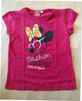 T-shirt 4 ans Minnie rose manches courtes, motif à paillettes très bon état