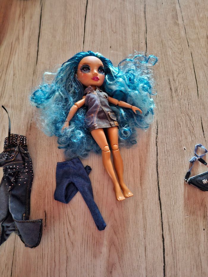 Rainbow high en bon  état - photo numéro 2