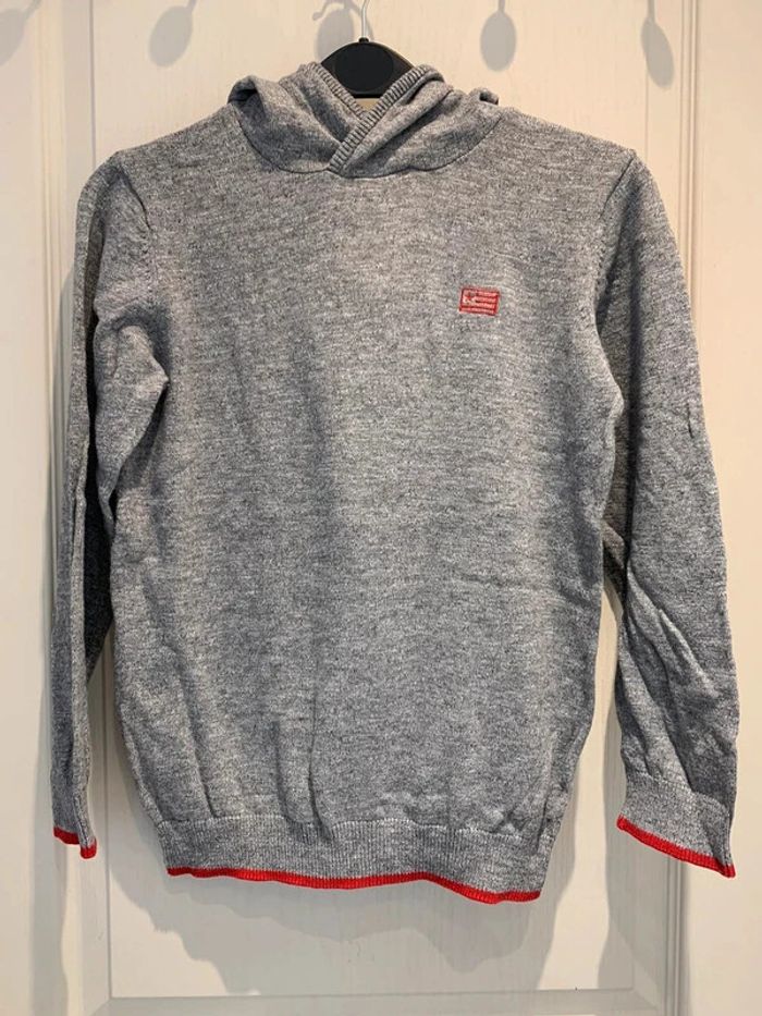 pull fin à capuche gris