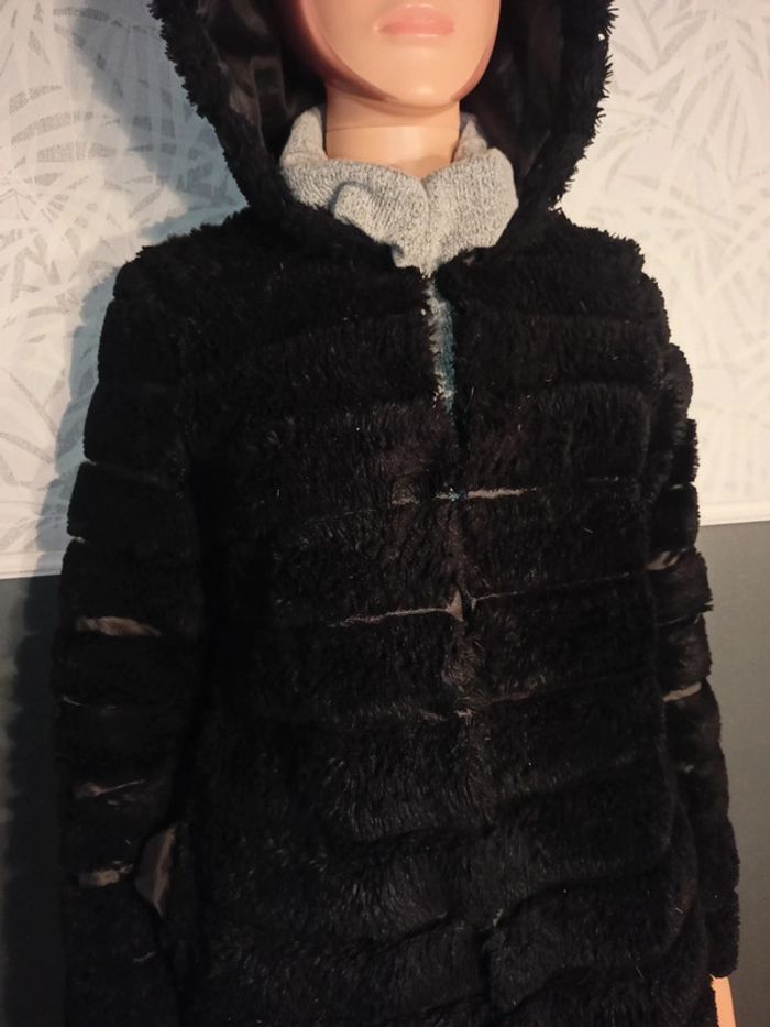 Manteau en fausse fourrure à capuche noir M(38/40) - photo numéro 2