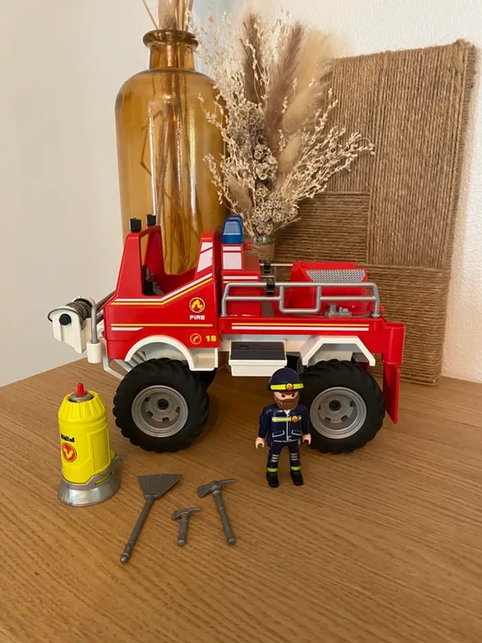 Véhicule 4x4 de pompier Playmobil