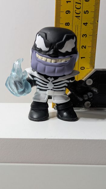 [Funko] Figurine Mystery mini's Venomized Thanos 1/6