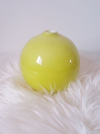 Vase boule vert