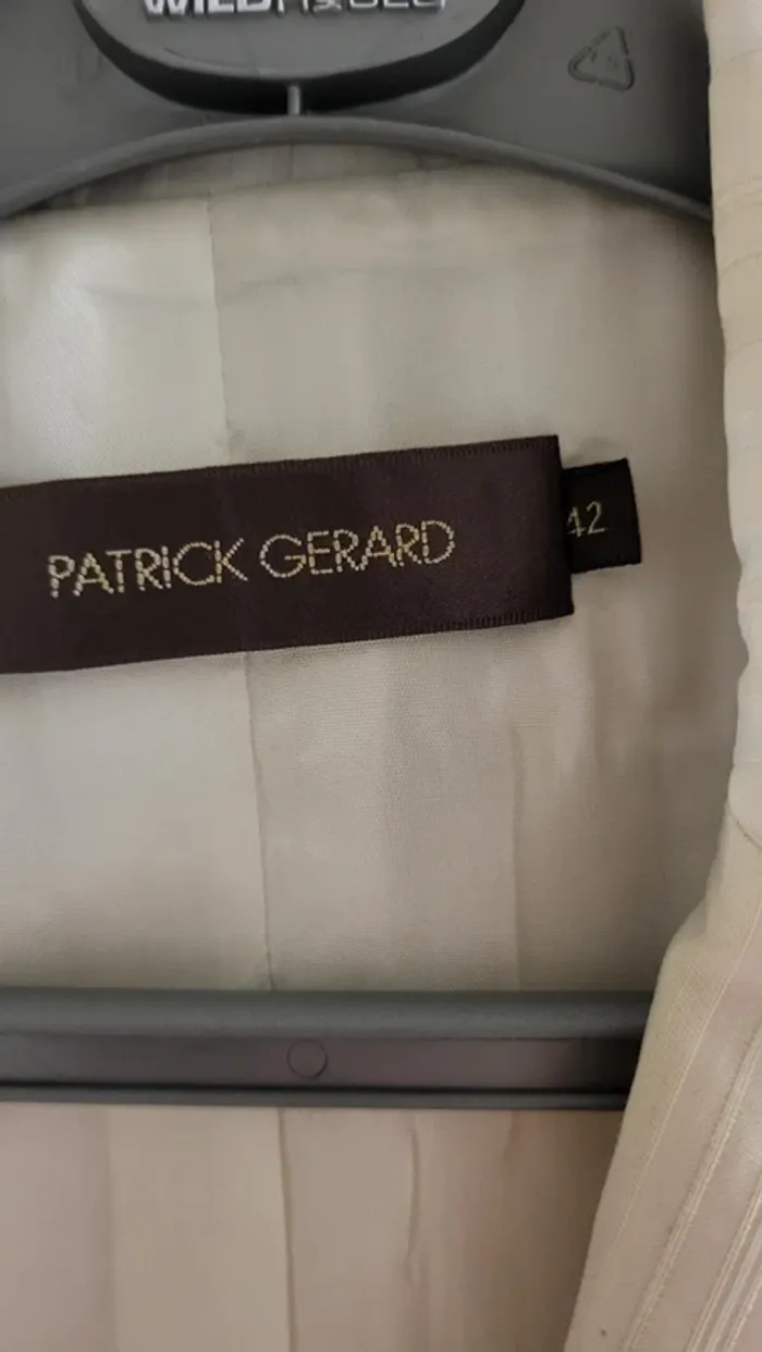 Costume femme couleur crème - photo numéro 3