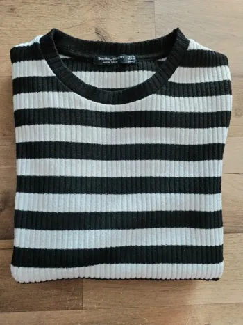 Pull femme taille 38 Bershka