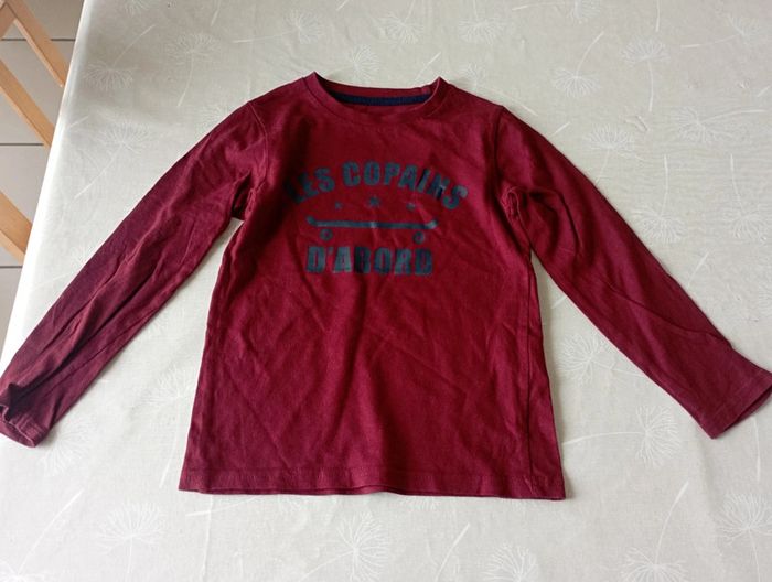 Tee shirt bordeaux manches longues 5 ans Verbaudet neuf