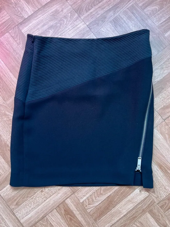 Mini jupe noir avec zip Ikks (NEUF)