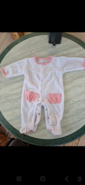 Pyjama bébé fille.  Brioche