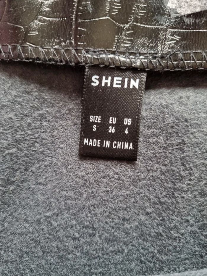 Jupe en Skaï croco shein - photo numéro 11
