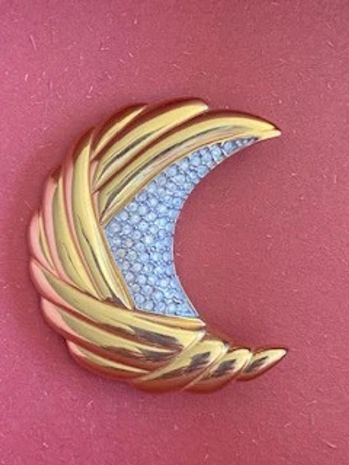 Broche vintage lune en métal doré et strass argenté - photo numéro 12