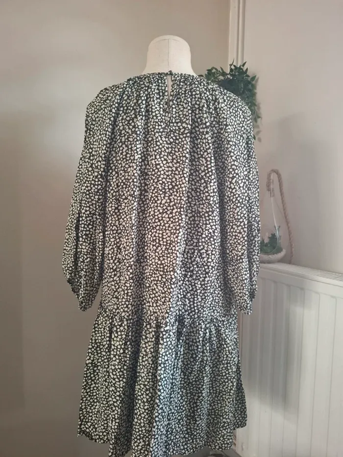 Robe h&m fleurie T36 - photo numéro 4