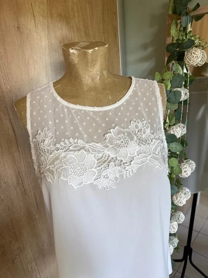 Très jolie blouse sans manches femme - photo numéro 2