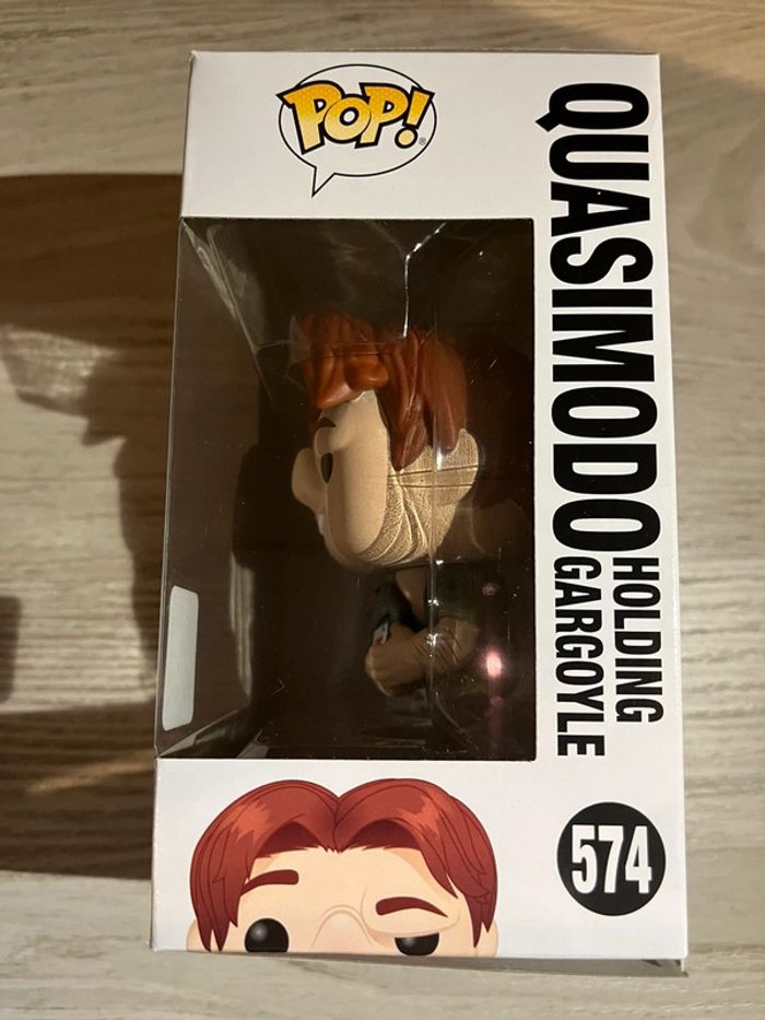 Funko Pop Quasimodo holding gargoyle - The Hunchback of Notre Dame - photo numéro 2