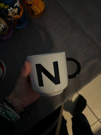Tasse initial N