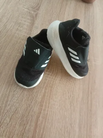 🌹basket Pointure 22 adidas 🌹