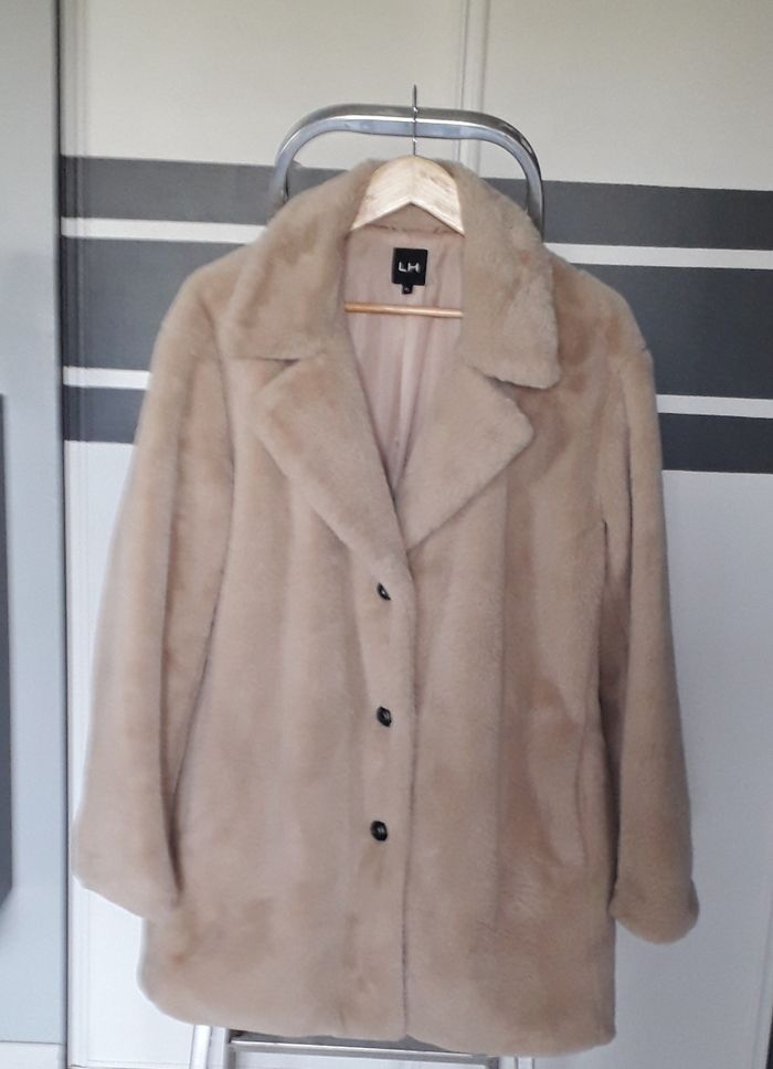 Manteau fausse fourrure