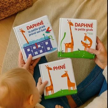 Lot 2 livres daphné la girafe