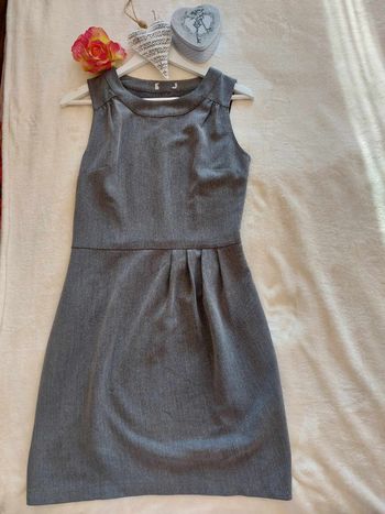 Robe courte sans manches taille 36