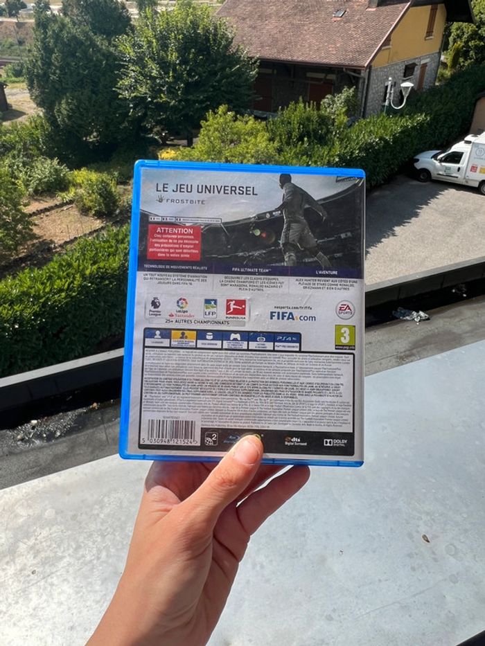 Lot de 2 jeux FIFA playstation 4 FIFA 16 & FIFA 18 - photo numéro 6