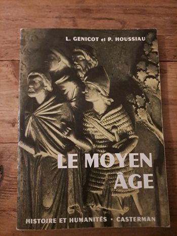 Livre Le Moyen Âge, Histoire et Humanités