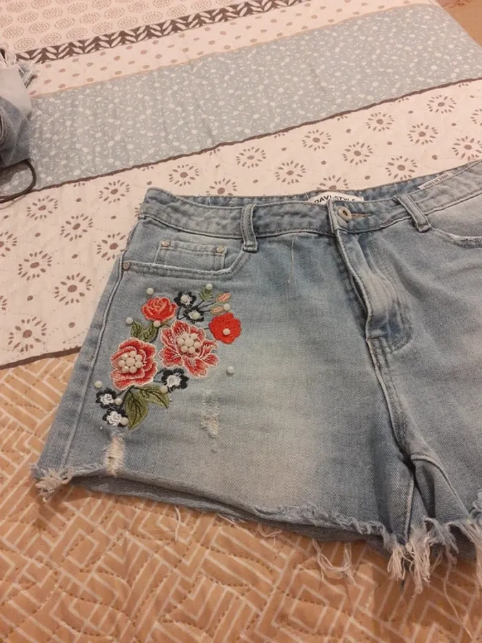 Short a motif fleuri