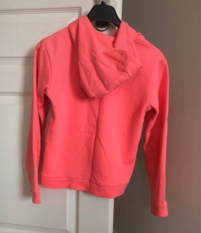12 - Veste à capuche