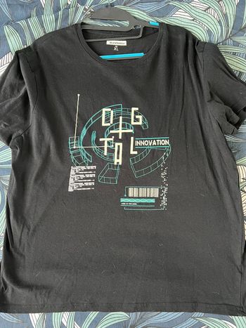 TEE shirt écriture in extenso taille L