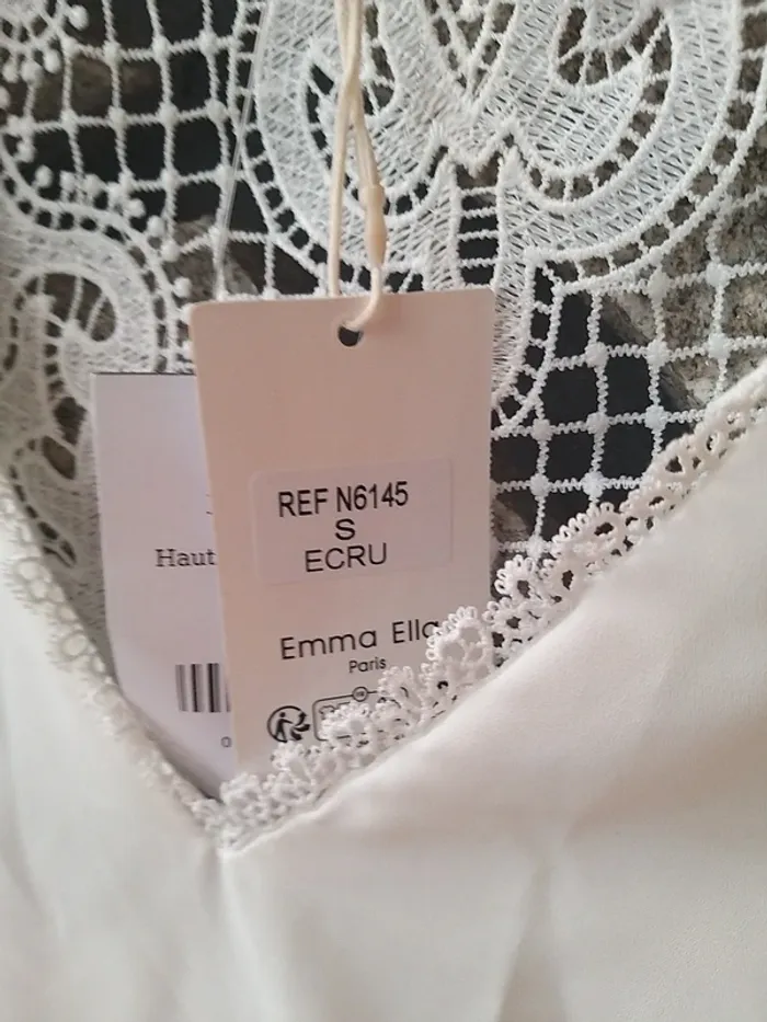 Tee-shirt femme blanc et dentelle - photo numéro 3