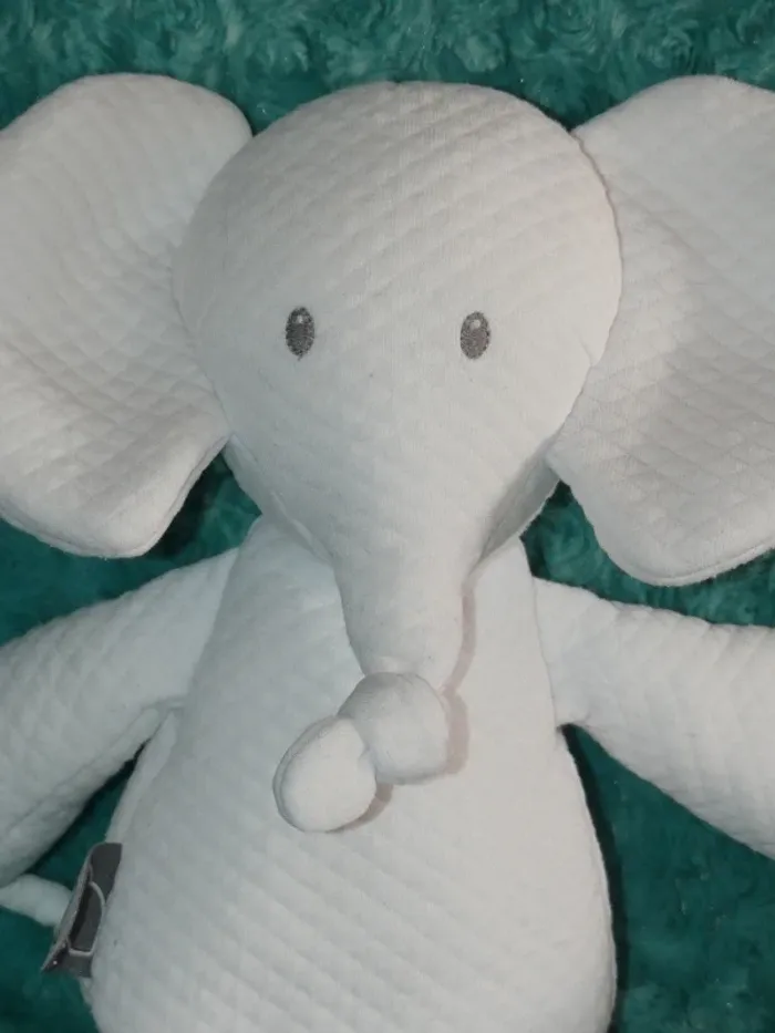Doudou éléphant blanc gaufré Nattou 🐘tbe - photo numéro 2