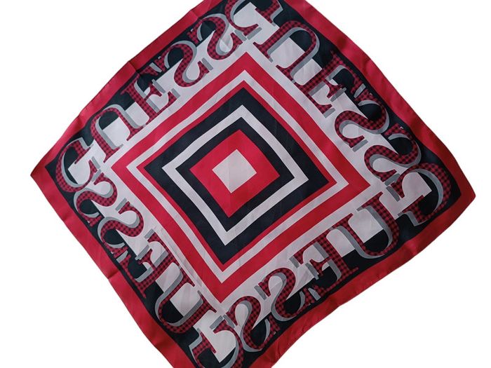 Foulard Guess rouge - photo numéro 2