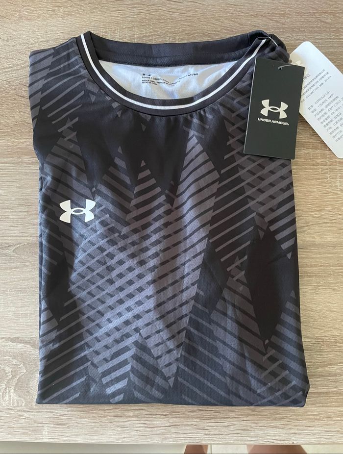 T shirt under armour