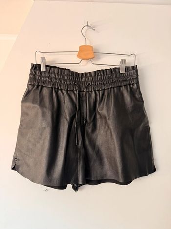 Short noir