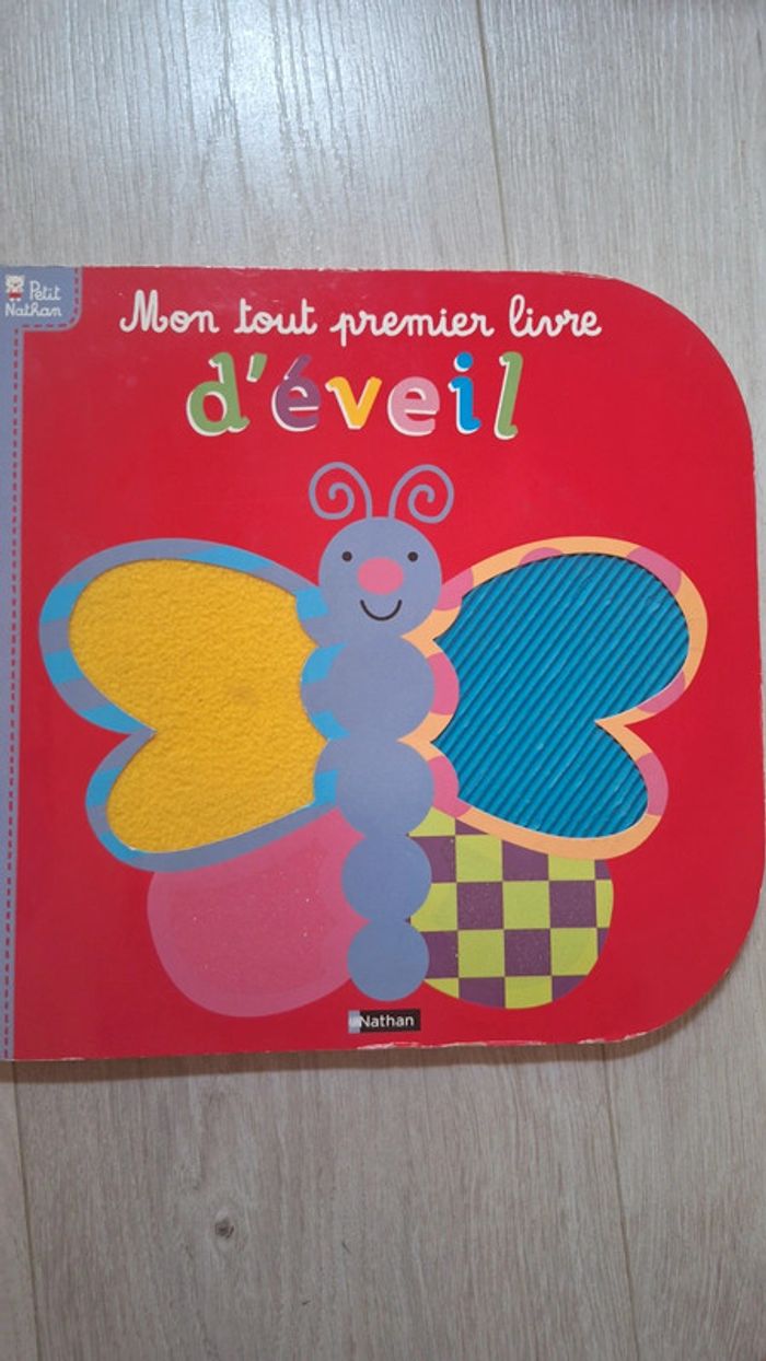 Livre d eveil sensoriel